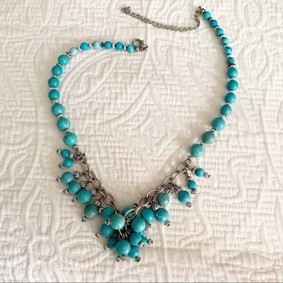 Costume Jewelry Bundle: 4 Necklaces / 1 Bracelet - Picture 6 of 6